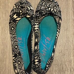 Blowfish black and white patterned flats- size 9